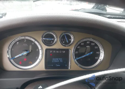 2013 Cadillac Escalade Esv Platinum Edition z USA, uszkodzony, nr VIN 1GYS4KEF6DR135680